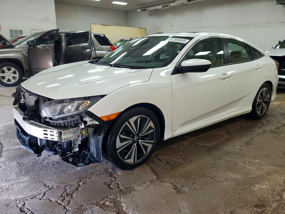 Auction sale of the 2017 Honda Civic, vin: 19XFC1F34HE017735, lot number: 51303846