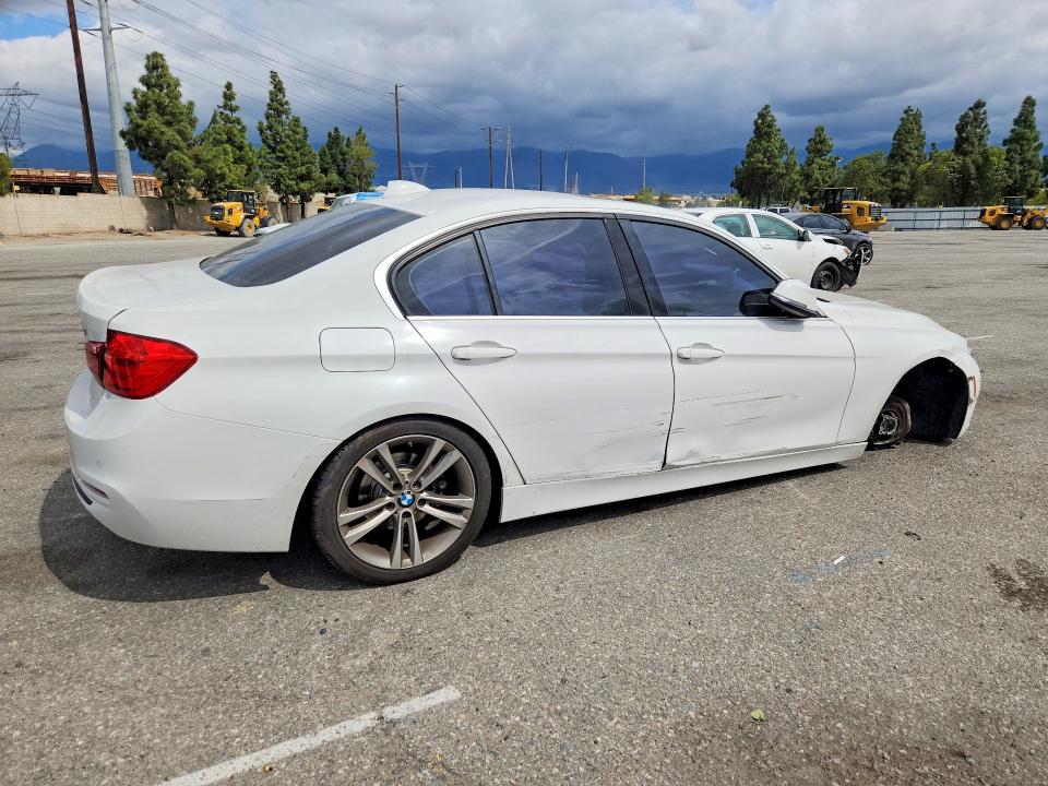 50807226 :رقم المزاد ، WBA8B9G55HNU49611 vin ، 2017 Bmw 330 مزاد بيع