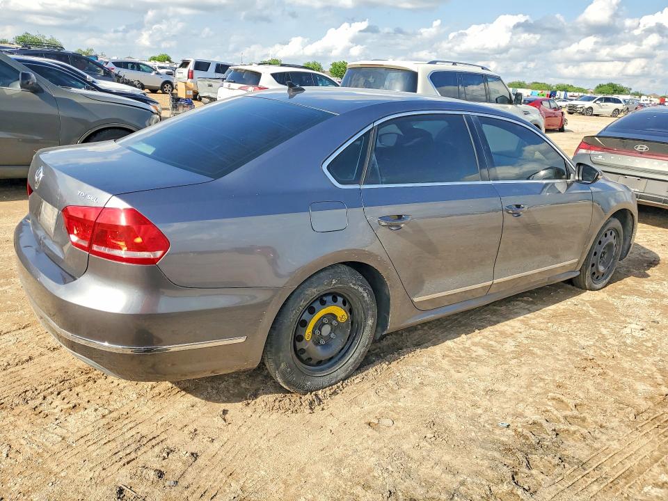 50663396 :رقم المزاد ، 1VWCN7A36CC023606 vin ، 2012 Volkswagen Passat مزاد بيع