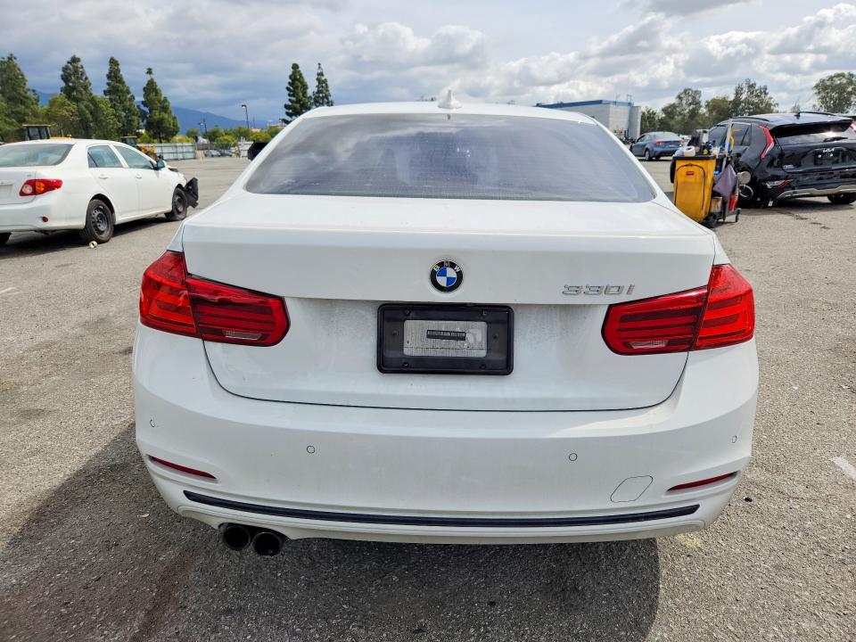 50807226 :رقم المزاد ، WBA8B9G55HNU49611 vin ، 2017 Bmw 330 مزاد بيع