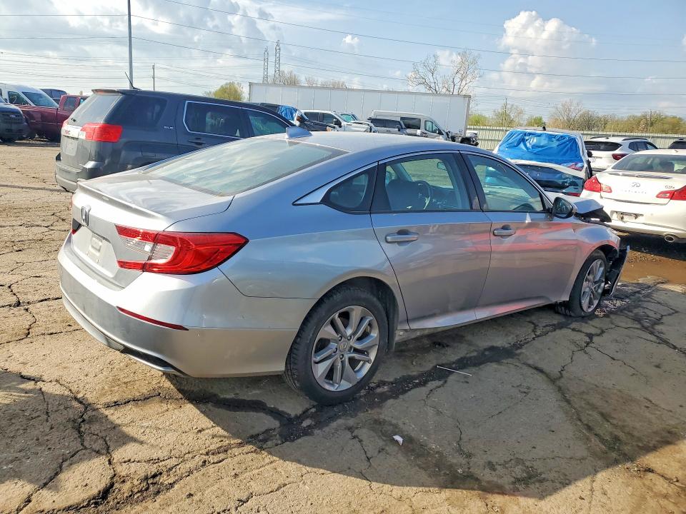 Продажа на аукционе авто 2018 Honda Accord, vin: 1HGCV1F1XJA166902, номер лота: 50672036