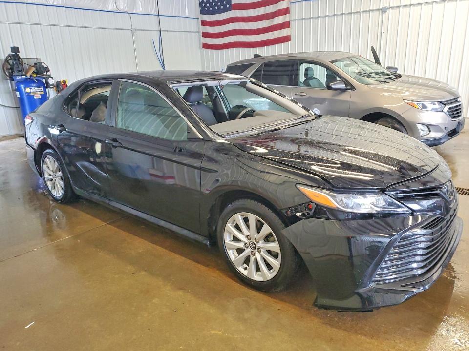 51289936 :رقم المزاد ، 4T1C11AK0LU940114 vin ، 2020 Toyota Camry مزاد بيع