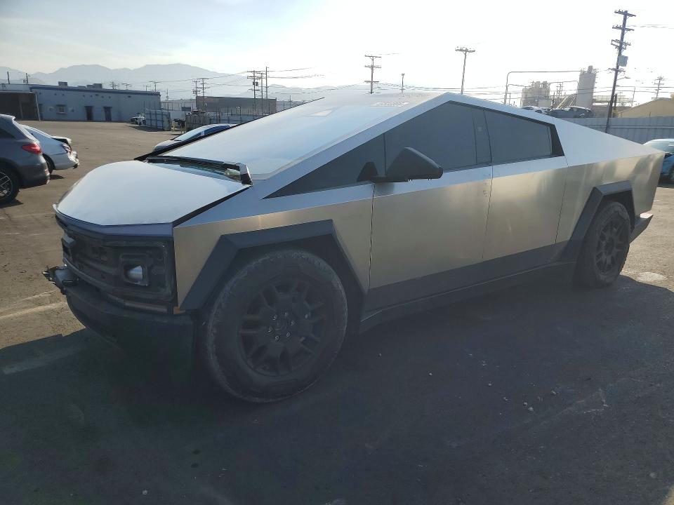 48520996 :رقم المزاد ، 7G2CEHED1RA005287 vin ، 2024 Tesla Cybertruck مزاد بيع