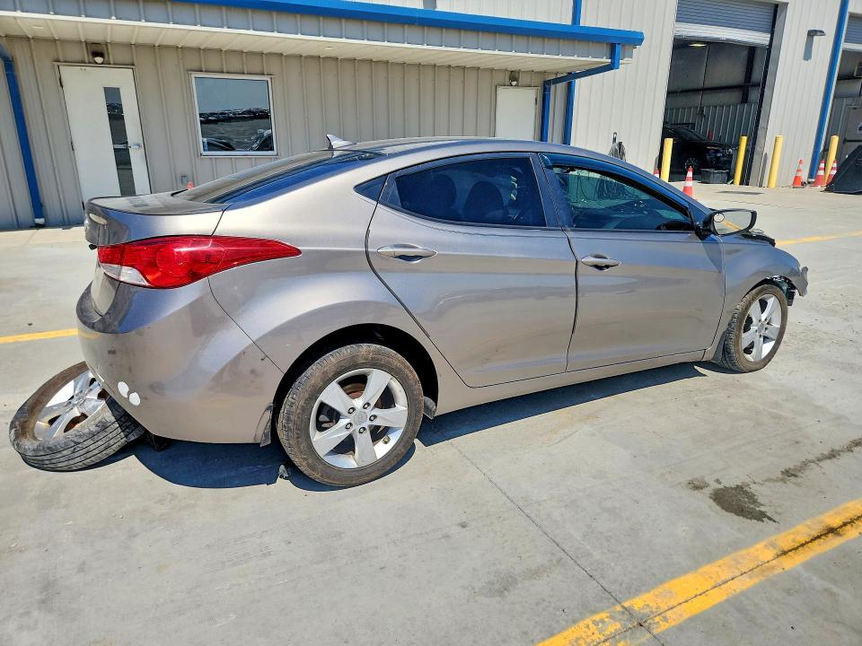 2013 Hyundai Elantra მანქანა იყიდება აუქციონზე, vin: 5NPDH4AE4DH272104, აუქციონის ნომერი: 48942916
