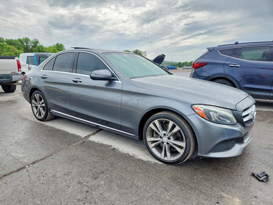 50024086 :رقم المزاد ، 55SWF4JB7HU193095 vin ، 2017 Mercedes-benz C مزاد بيع