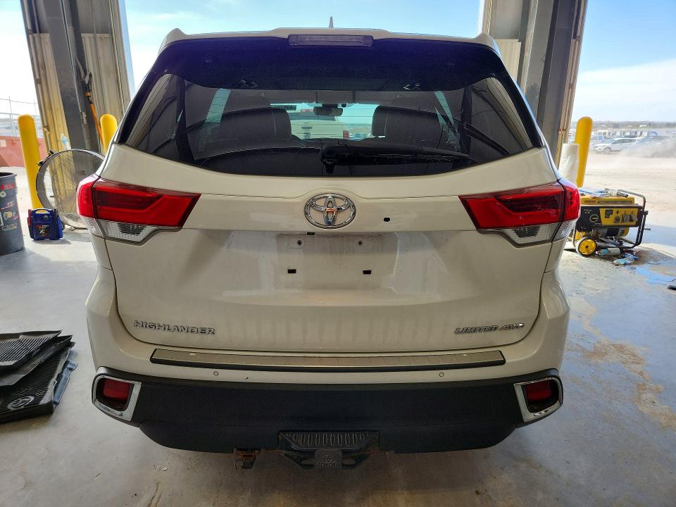 49576246 :رقم المزاد ، 5TDDZRFH2KS929941 vin ، 2019 Toyota Highlander مزاد بيع