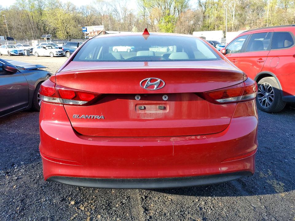 48942986 :رقم المزاد ، 5NPD84LF3HH001384 vin ، 2017 Hyundai Elantra مزاد بيع