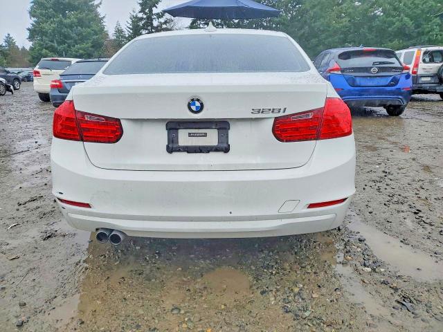 48522326 :رقم المزاد ، WBA3C1C57EK113339 vin ، 2014 Bmw 328 مزاد بيع