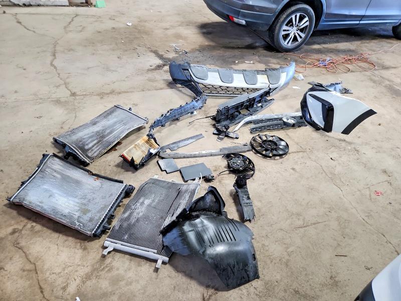 51202466 :رقم المزاد ، 3VVYX7B23NM021114 vin ، 2022 Volkswagen Taos مزاد بيع