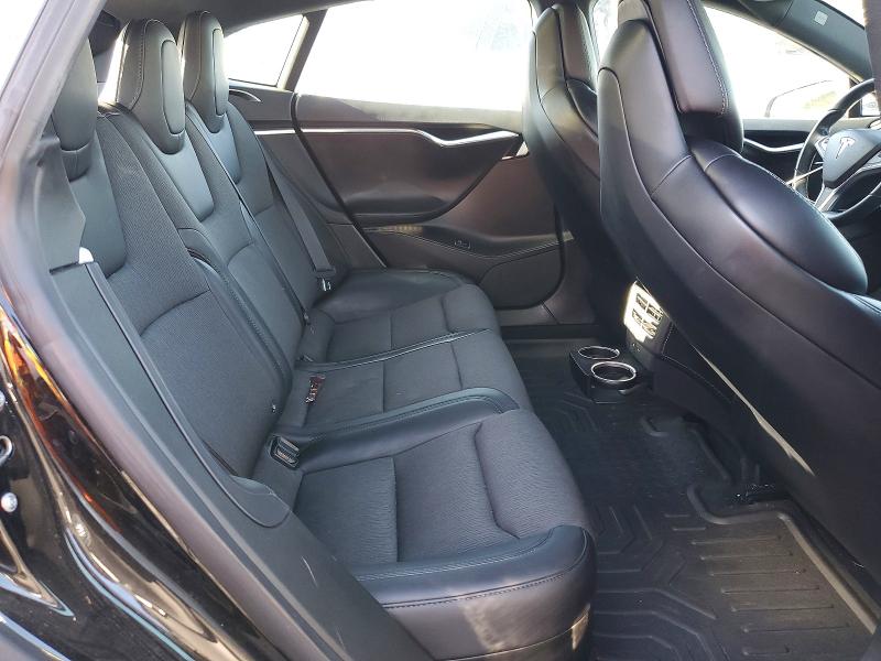 46868736 :رقم المزاد ، 5YJSA1E22JF248811 vin ، 2018 Tesla Model S مزاد بيع