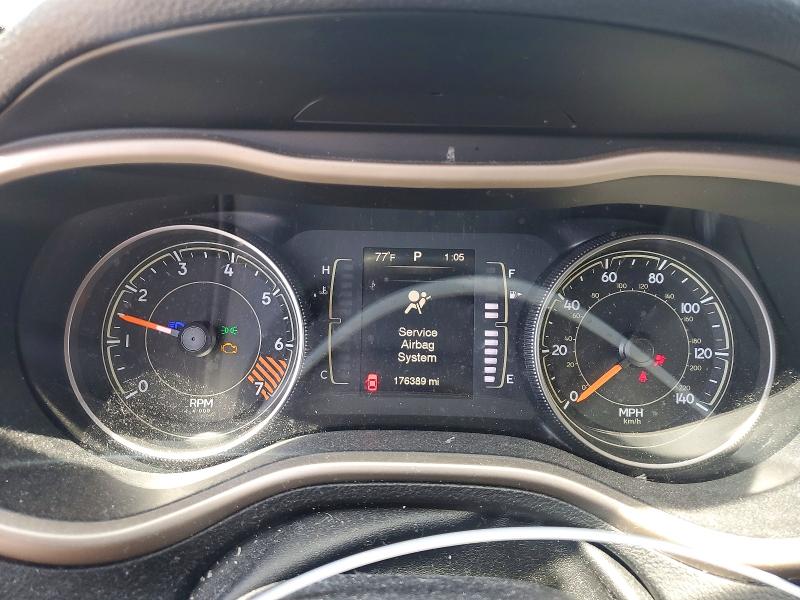 Продаж на аукціоні авто 2015 Jeep Cherokee, vin: 1C4PJLCB1FW694245, номер лоту: 50554396