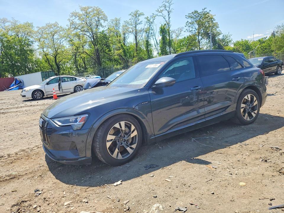 2022 Audi E-tron მანქანა იყიდება აუქციონზე, vin: WA1AAAGE0NB009960, აუქციონის ნომერი: 51321086