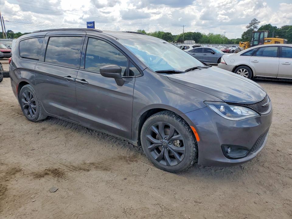 Продажа на аукционе авто 2018 Chrysler Pacifica, vin: 2C4RC1FG6JR356825, номер лота: 50889066