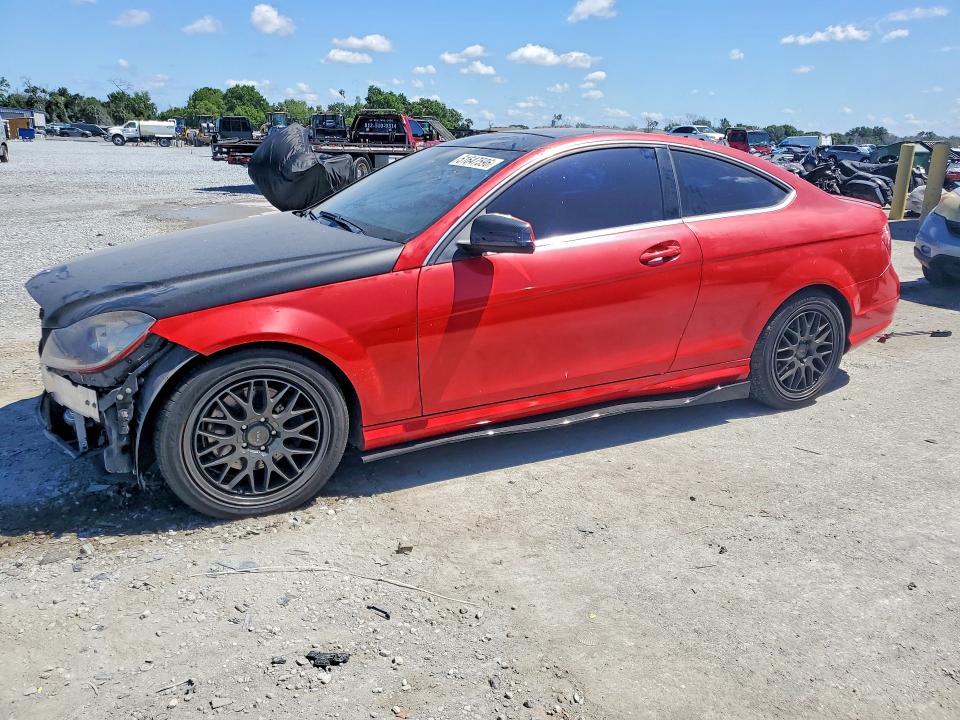 51647596 :رقم المزاد ، WDDGJ8JB4EG184034 vin ، 2014 Mercedes-benz C مزاد بيع