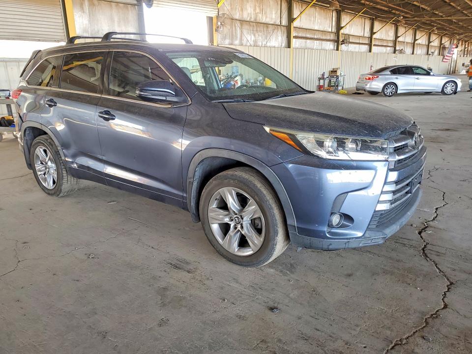 2018 Toyota Highlander მანქანა იყიდება აუქციონზე, vin: 5TDYZRFH3JS275466, აუქციონის ნომერი: 51490236