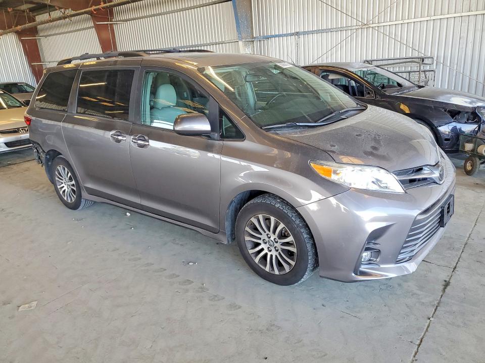 2018 Toyota Sienna მანქანა იყიდება აუქციონზე, vin: 5TDYZ3DC6JS941028, აუქციონის ნომერი: 50369216