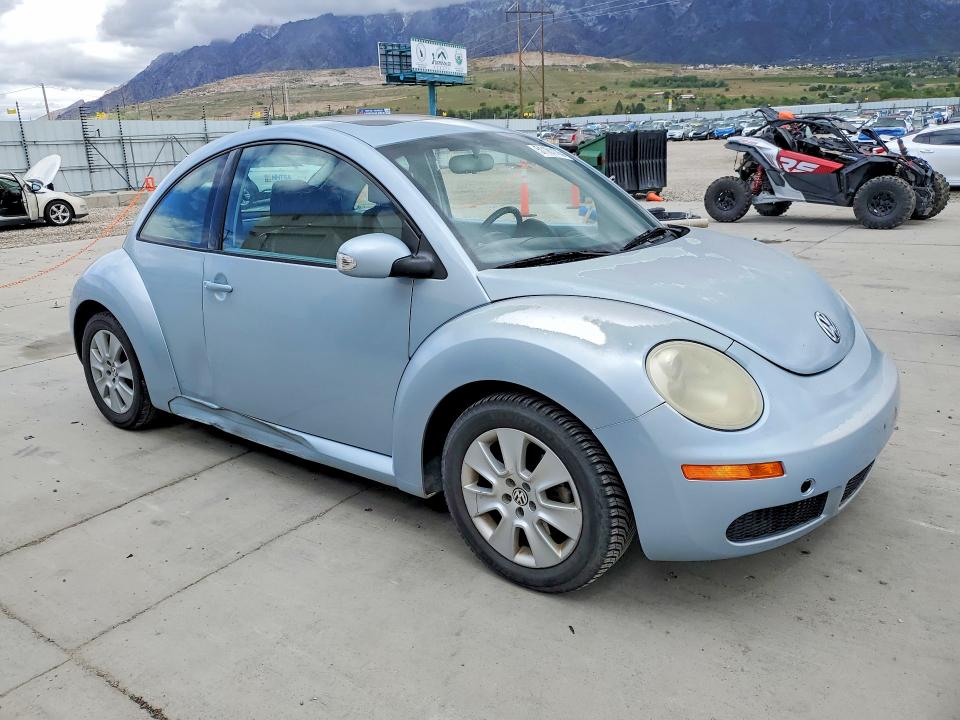 51181176 :رقم المزاد ، 3VWRW31C09M511327 vin ، 2009 Volkswagen New Beetle مزاد بيع