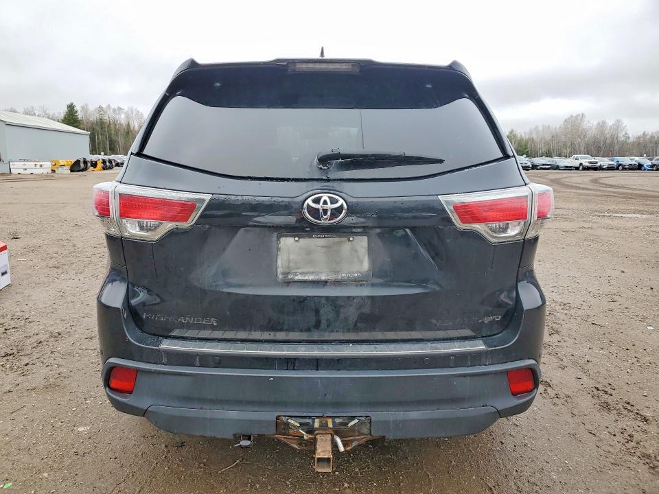 49765486 :رقم المزاد ، 5TDDKRFH6GS303272 vin ، 2016 Toyota Highlander مزاد بيع