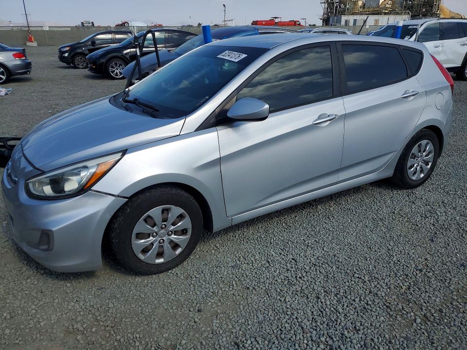 2017 Hyundai Accent მანქანა იყიდება აუქციონზე, vin: KMHCT5AE0HU320172, აუქციონის ნომერი: 52041376