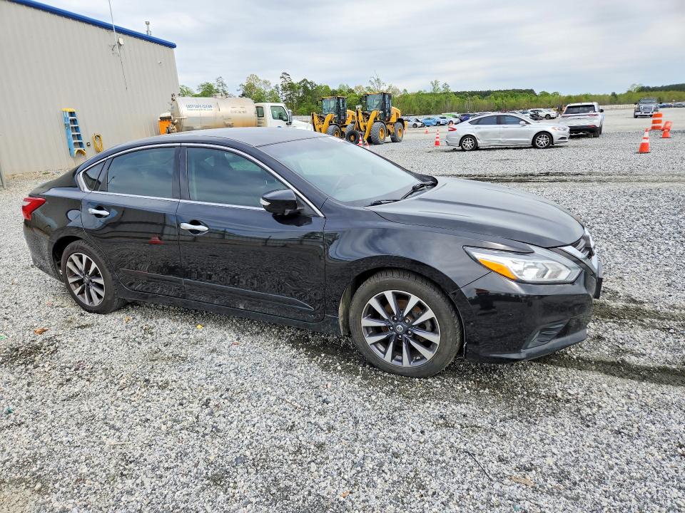 2017 Nissan Altima მანქანა იყიდება აუქციონზე, vin: 1N4AL3AP4HC128105, აუქციონის ნომერი: 48964506
