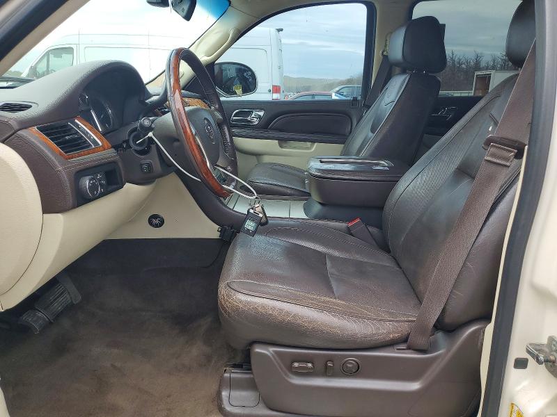2011 Cadillac Escalade მანქანა იყიდება აუქციონზე, vin: 1GYS4DEF7BR315727, აუქციონის ნომერი: 48467496