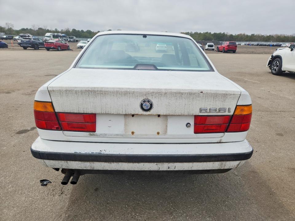 1990 Bmw 525 მანქანა იყიდება აუქციონზე, vin: WBAHC1317LBC93599, აუქციონის ნომერი: 51997596