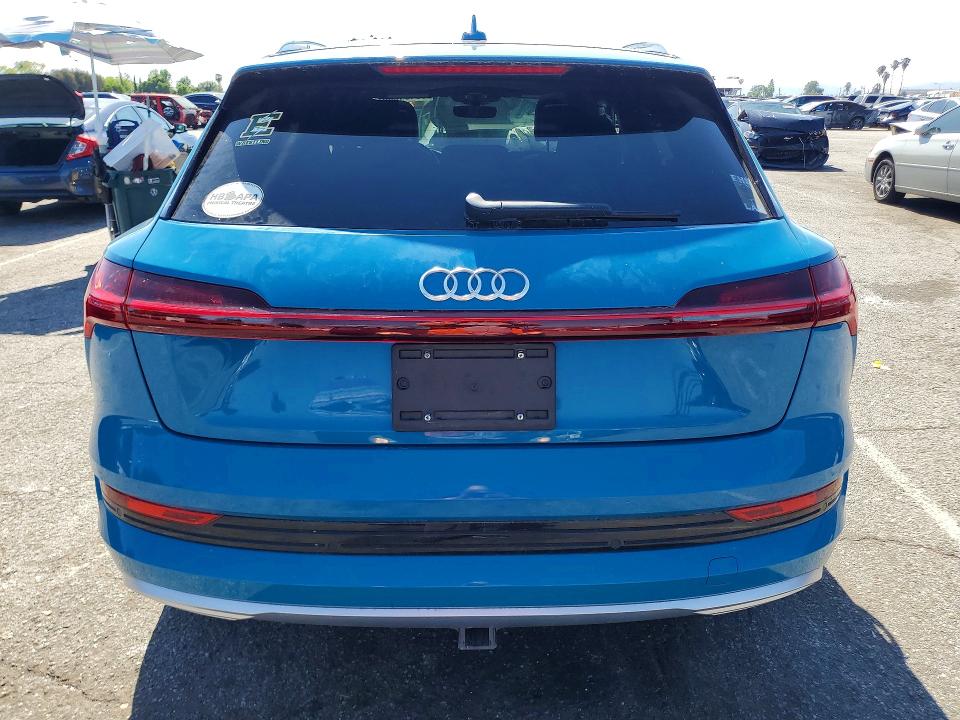 Продажа на аукционе авто 2019 Audi E-tron, vin: WA1LAAGE9KB011727, номер лота: 50494606