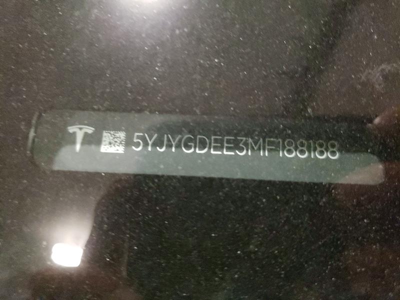 48980986 :رقم المزاد ، 5YJYGDEE3MF188188 vin ، 2021 Tesla Model Y مزاد بيع