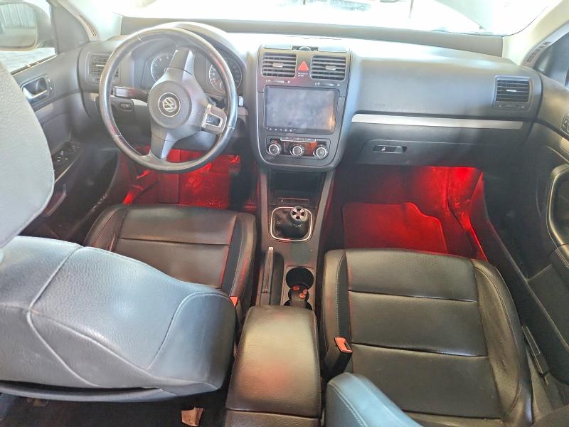 51678446 :رقم المزاد ، 3VWAZ7AJ2AM080052 vin ، 2010 Volkswagen Jetta مزاد بيع