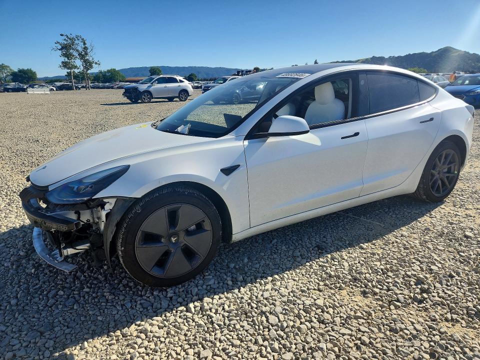 48692846 :رقم المزاد ، 5YJ3E1EB6NF178051 vin ، 2022 Tesla Model 3 مزاد بيع