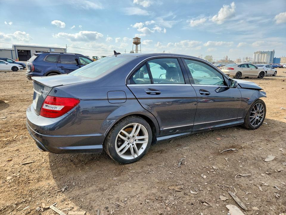 2014 Mercedes-benz C მანქანა იყიდება აუქციონზე, vin: WDDGF8ABXER313626, აუქციონის ნომერი: 51045126