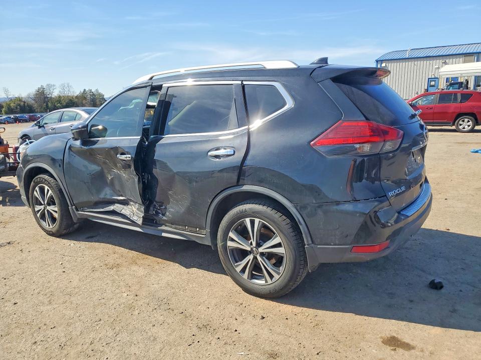 2017 Nissan Rogue მანქანა იყიდება აუქციონზე, vin: 5N1AT2MV9HC827532, აუქციონის ნომერი: 46390756