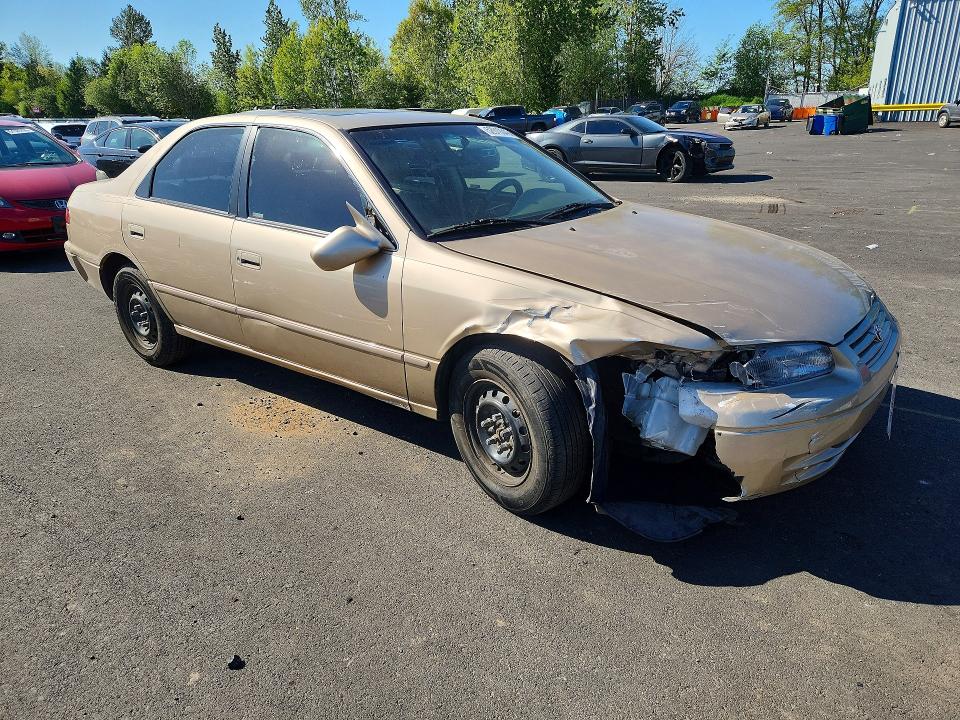52019346 :رقم المزاد ، JT2BG28K8W0250156 vin ، 1998 Toyota Camry مزاد بيع