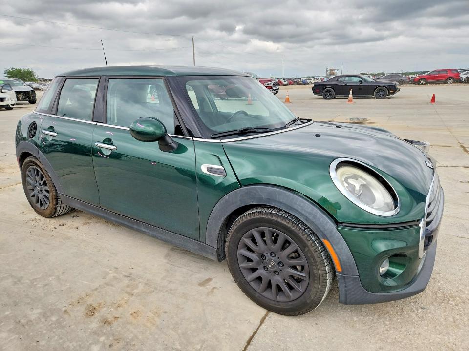 51168606 :رقم المزاد ، WMWXU1C52G2E16615 vin ، 2016 Mini Cooper مزاد بيع