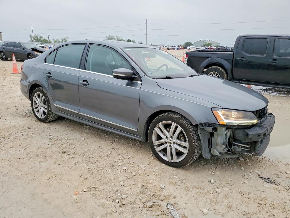 49747316 :رقم المزاد ، 3VWL17AJ4HM235095 vin ، 2017 Volkswagen Jetta مزاد بيع