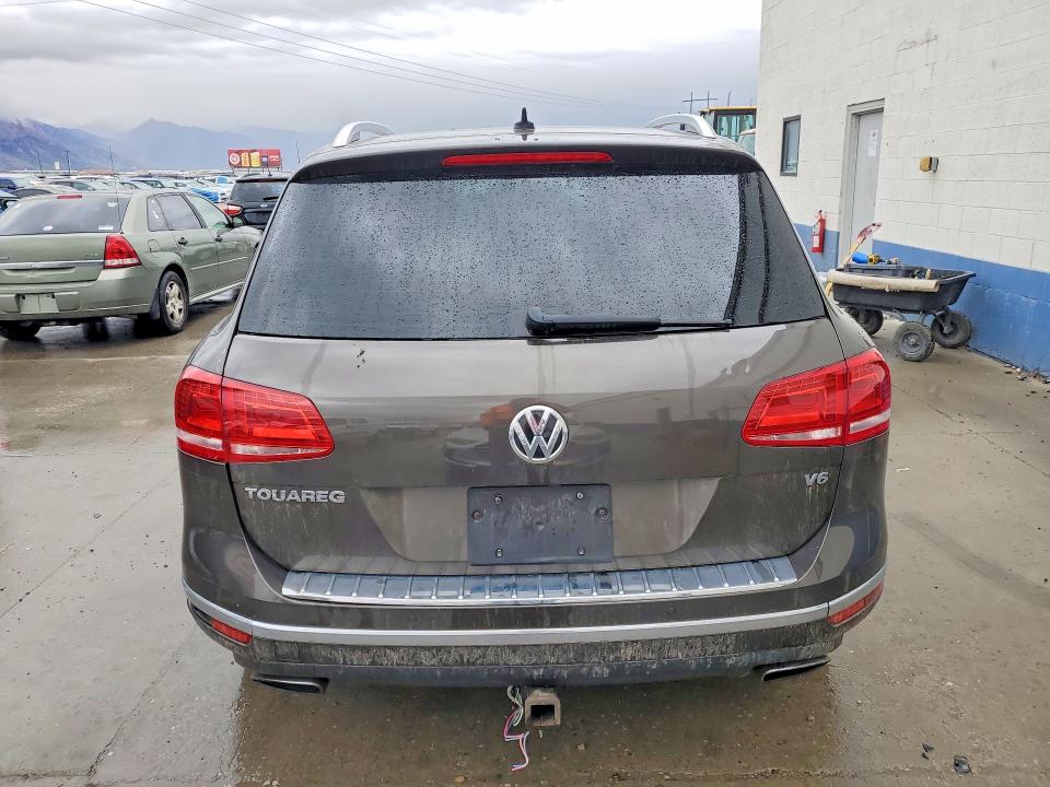 48290146 :رقم المزاد ، WVGEF9BP6GD012879 vin ، 2016 Volkswagen Touareg مزاد بيع