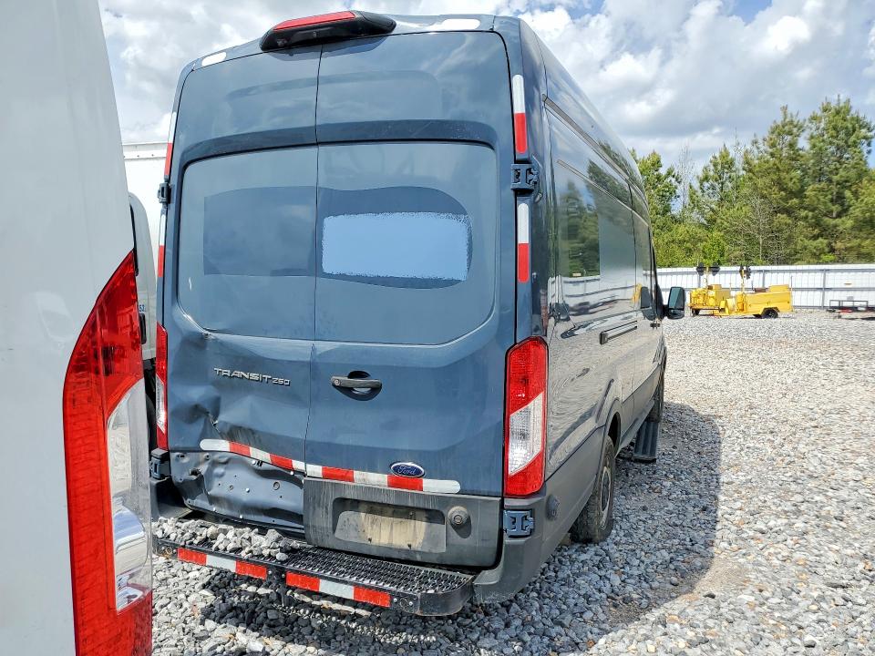 47230166 :رقم المزاد ، 1FTBR3X81LKB28350 vin ، 2020 Ford Transit مزاد بيع