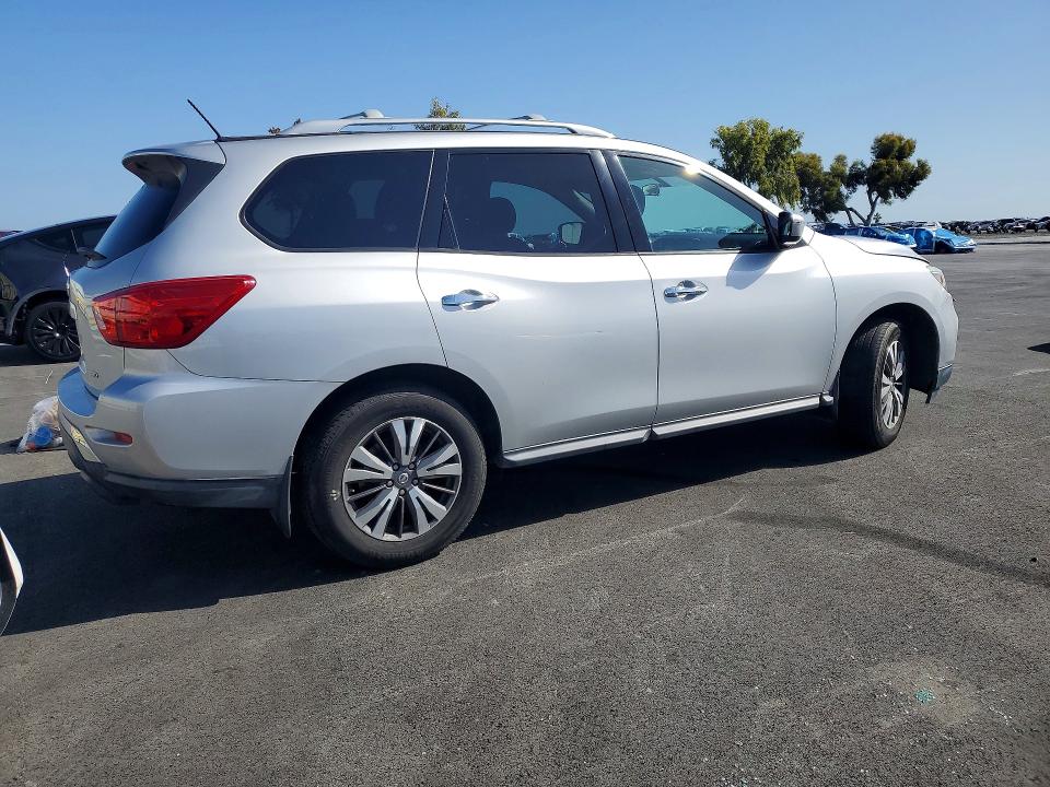 51532766 :رقم المزاد ، 5N1DR2MM1HC900444 vin ، 2017 Nissan Pathfinder مزاد بيع