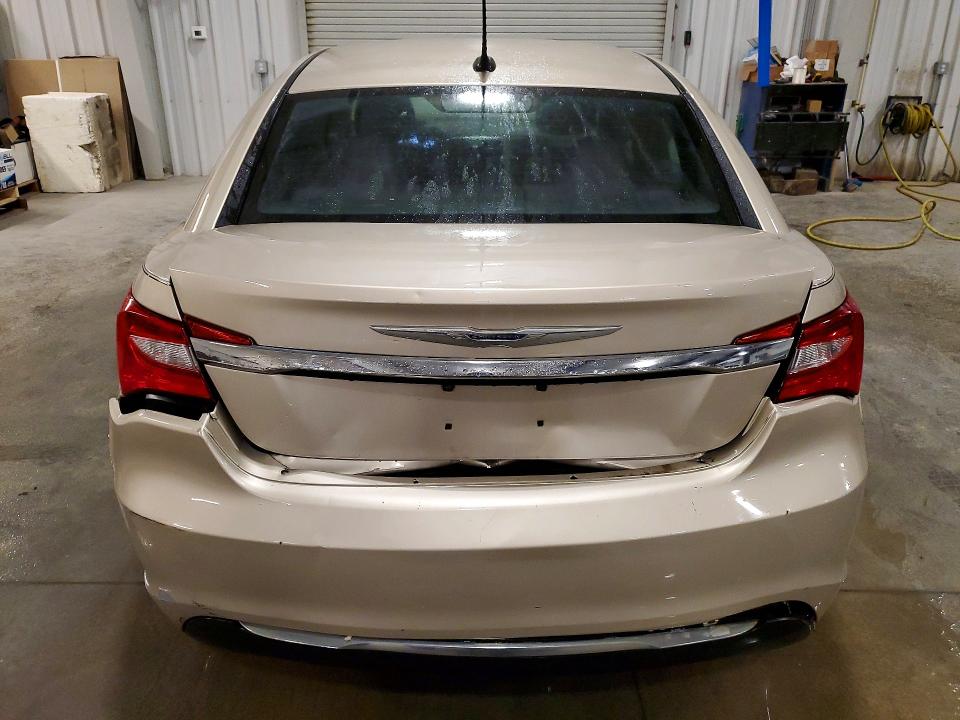 Продажа на аукционе авто 2014 Chrysler 200, vin: 1C3CCBAB2EN143465, номер лота: 49567596