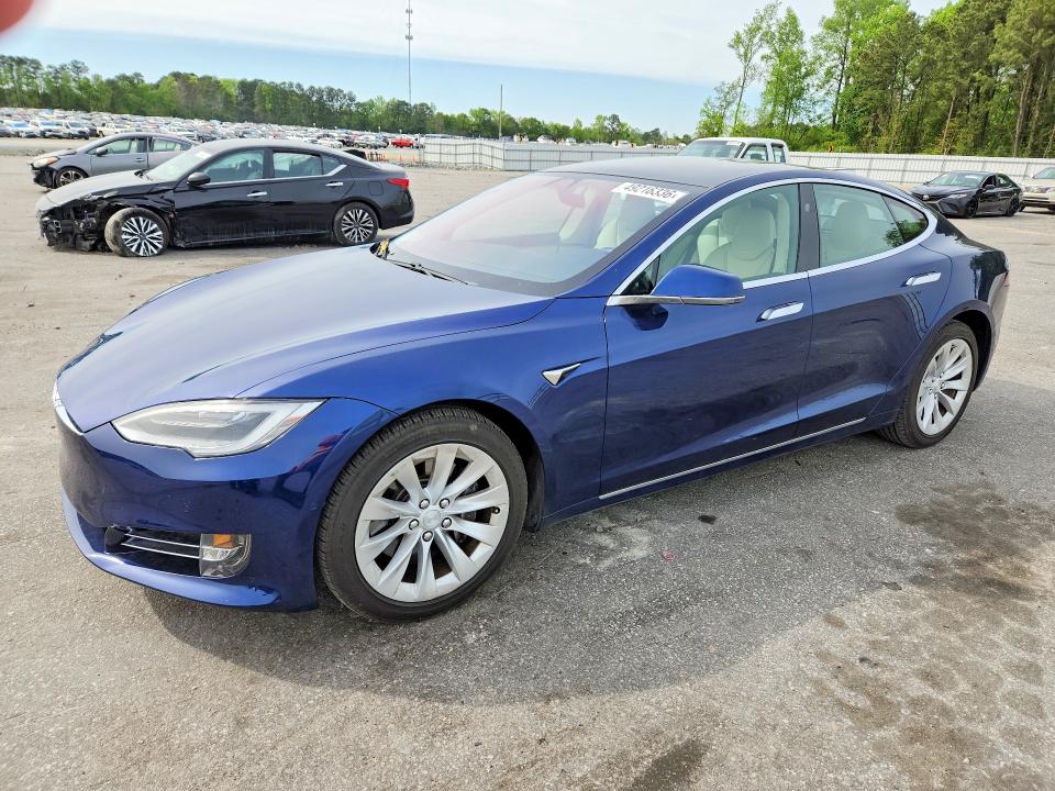 2018 Tesla Model S მანქანა იყიდება აუქციონზე, vin: 5YJSA1E22JF283980, აუქციონის ნომერი: 49216336