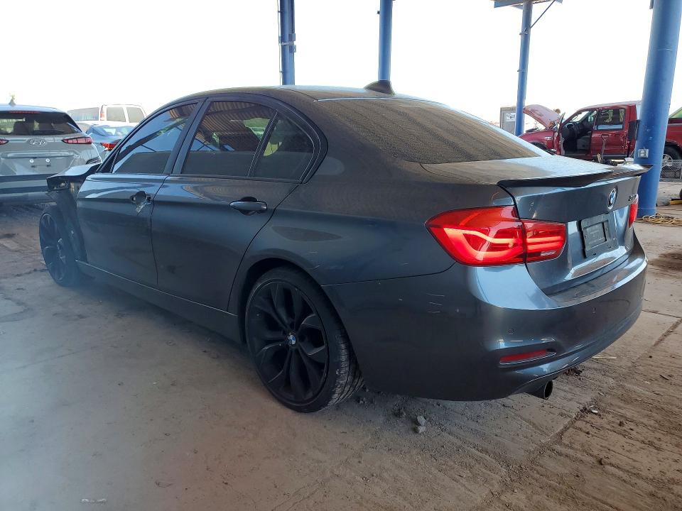 49975206 :رقم المزاد ، WBA8E1G58JNU91981 vin ، 2018 Bmw 320 مزاد بيع