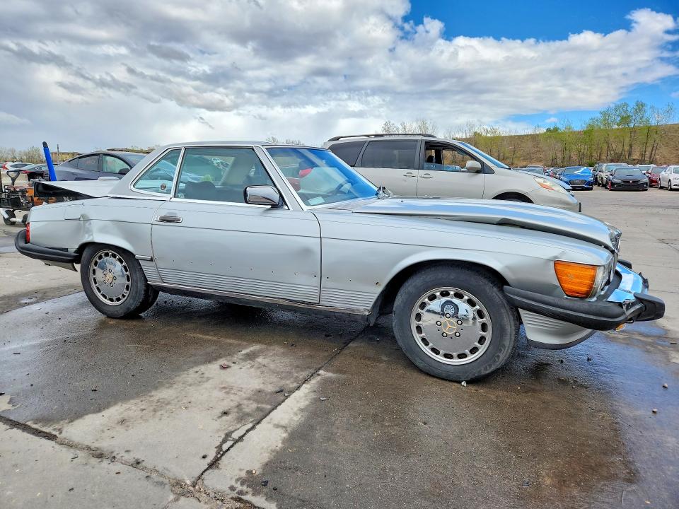 49994256 :رقم المزاد ، WDBBA48D1JA085221 vin ، 1988 Mercedes-benz 560 مزاد بيع