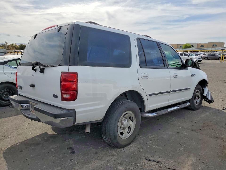 48718206 :رقم المزاد ، 1FMRU1568YLB17992 vin ، 2000 Ford Expedition مزاد بيع