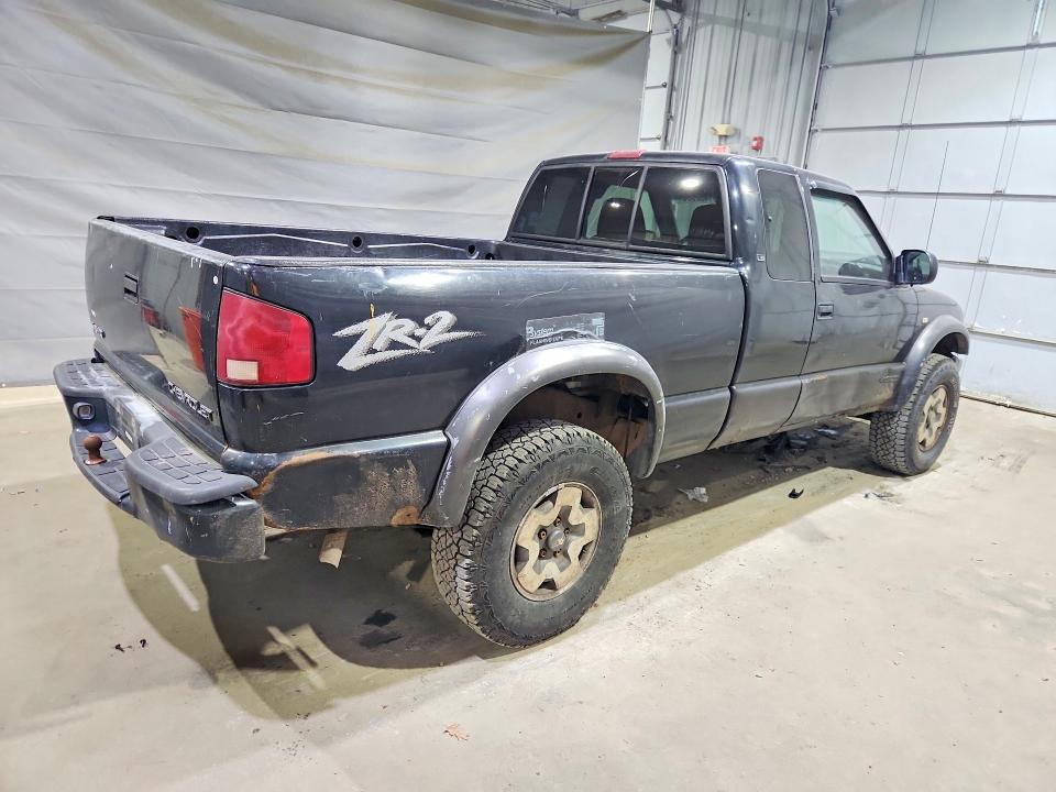 51452596 :رقم المزاد ، 1GCCT19W8Y8304966 vin ، 2000 Chevrolet S Truck مزاد بيع