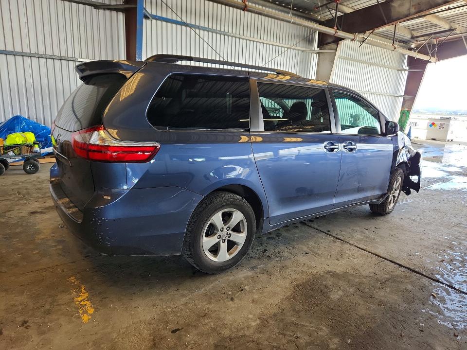 50925916 :رقم المزاد ، 5TDKZ3DC2HS830931 vin ، 2017 Toyota Sienna مزاد بيع