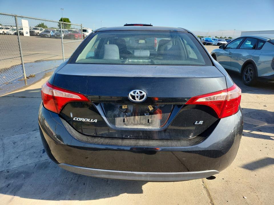 50058896 :رقم المزاد ، 2T1BURHE2JC004687 vin ، 2018 Toyota Corolla مزاد بيع
