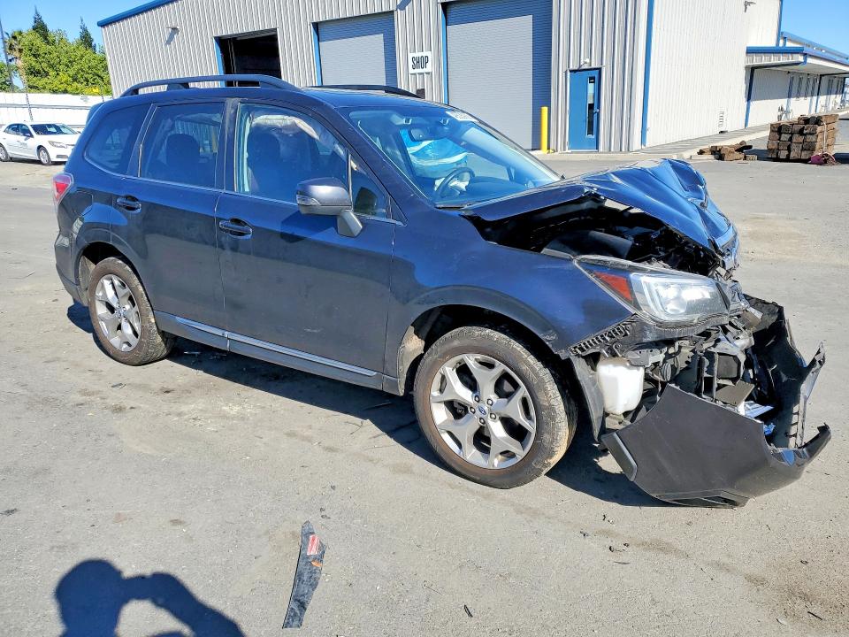 48535986 :رقم المزاد ، JF2SJAWC7JH500562 vin ، 2018 Subaru Forester مزاد بيع