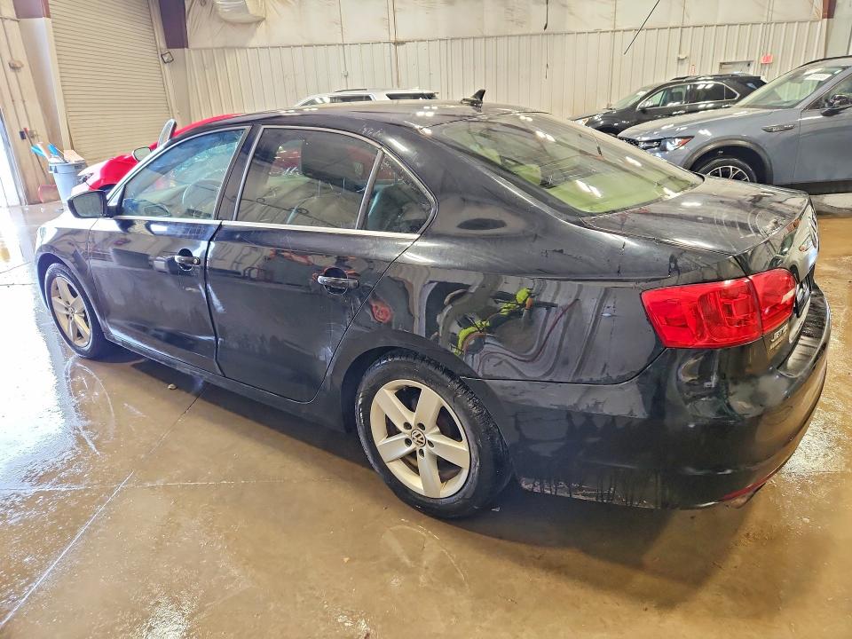 51193696 :رقم المزاد ، 3VWLL7AJXDM444863 vin ، 2013 Volkswagen Jetta مزاد بيع