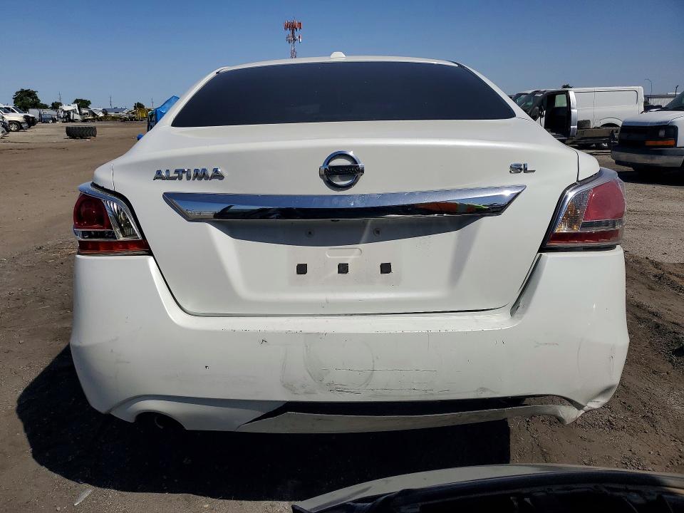 2015 Nissan Altima მანქანა იყიდება აუქციონზე, vin: 1N4AL3AP5FN335779, აუქციონის ნომერი: 50096256