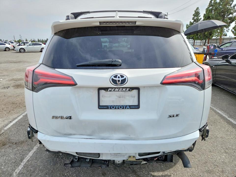 Продаж на аукціоні авто 2018 Toyota Rav4, vin: 2T3WFREV7JW455717, номер лоту: 49119936
